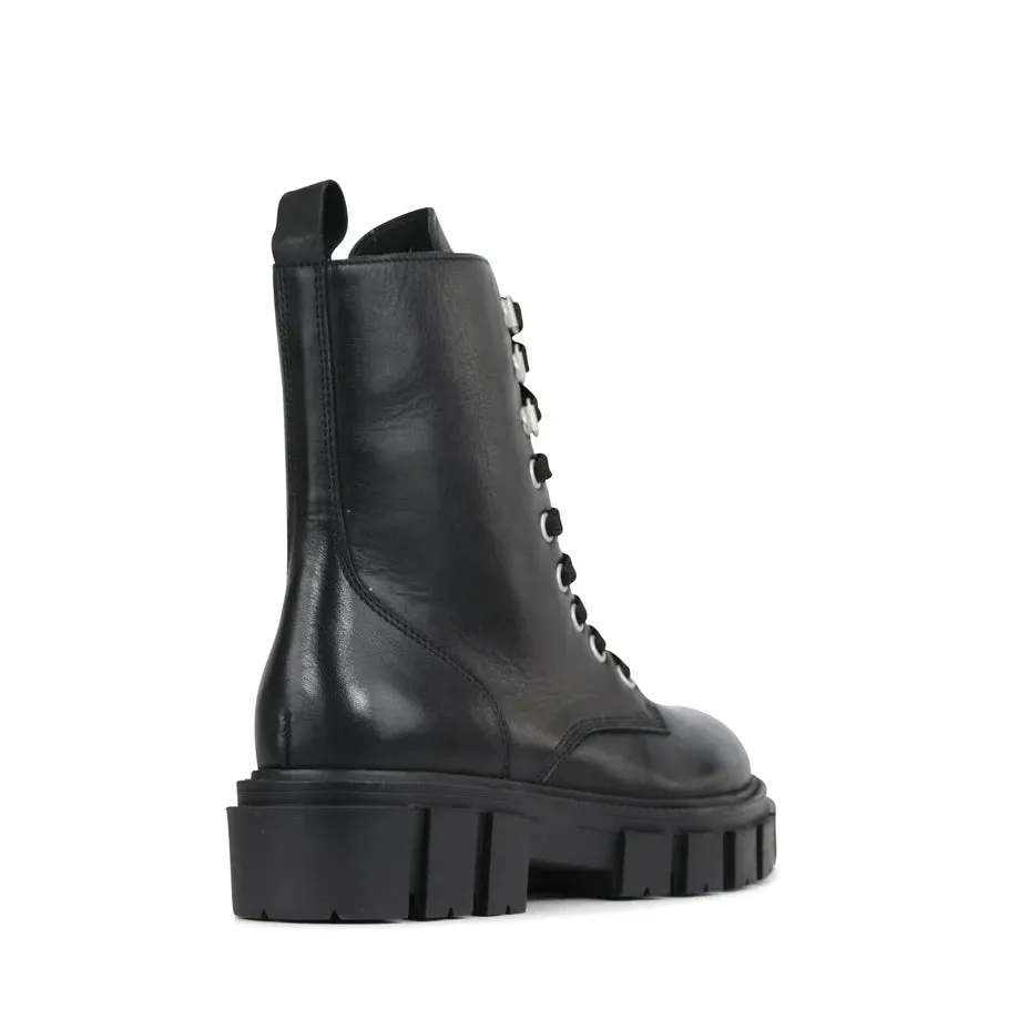 Feature Boots (Black)